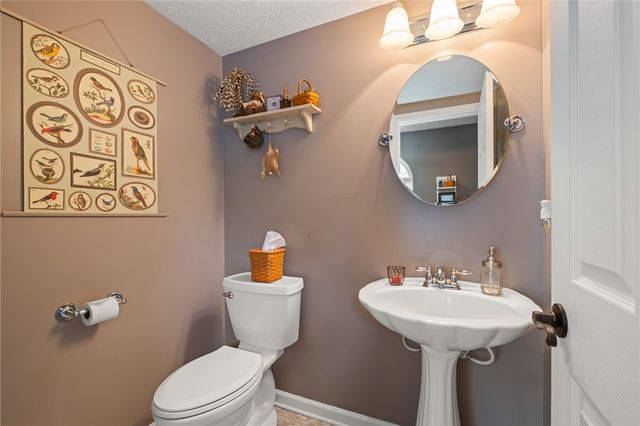 9242 Marshall Rd, Cranberry Twp, PA 16066