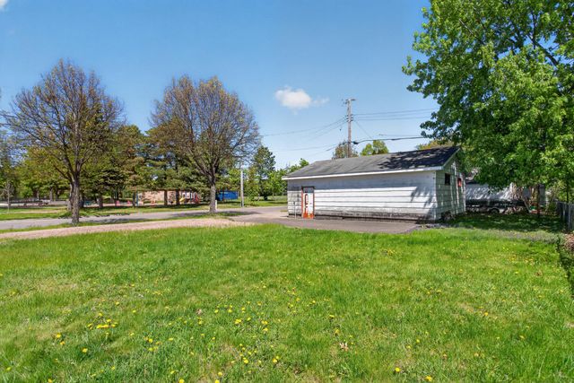 4958 Newton Avenue N, Minneapolis, MN 55430