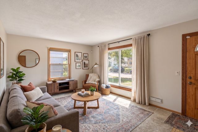 4958 Newton Avenue N, Minneapolis, MN 55430