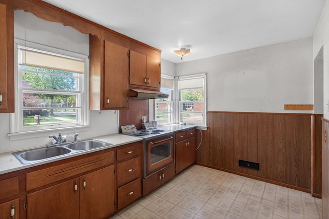 4958 Newton Avenue N, Minneapolis, MN 55430