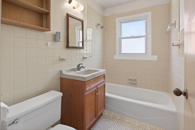 4958 Newton Avenue N, Minneapolis, MN 55430