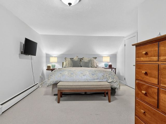 12 Cranberry Ln, Dover, MA 02030