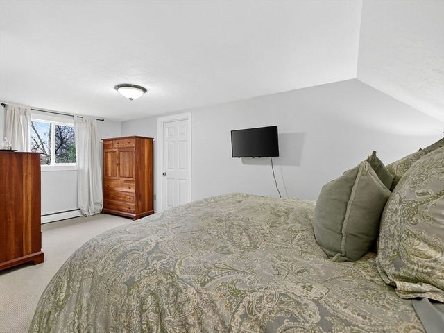 12 Cranberry Ln, Dover, MA 02030