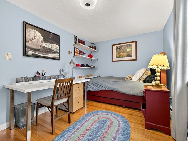 12 Cranberry Ln, Dover, MA 02030