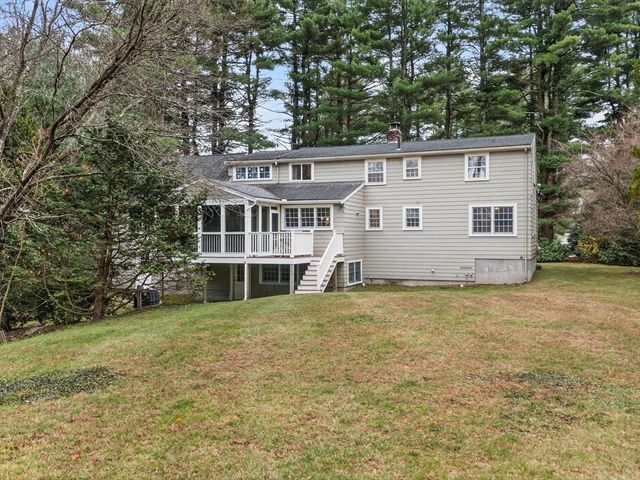 12 Cranberry Ln, Dover, MA 02030