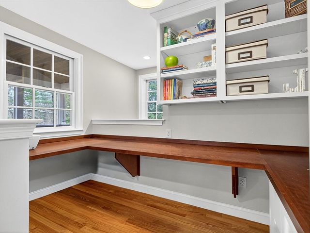 12 Cranberry Ln, Dover, MA 02030