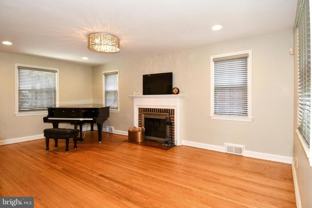 1714 33RD PL SE, Washington, DC 20020