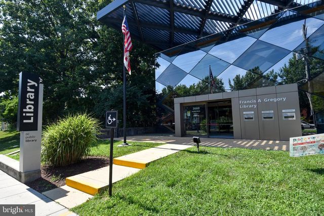 1714 33RD PL SE, Washington, DC 20020