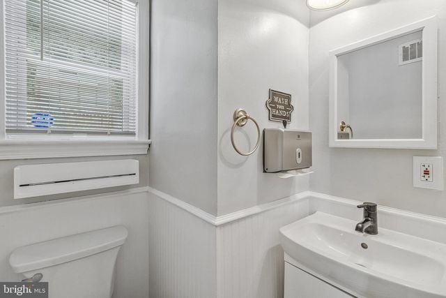 1714 33RD PL SE, Washington, DC 20020