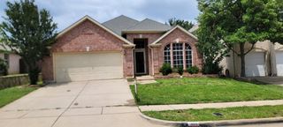 301 Crepe Myrtle Drive, Euless, TX 76039