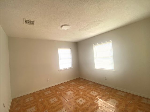 6518 Linden Street, Houston, TX 77087