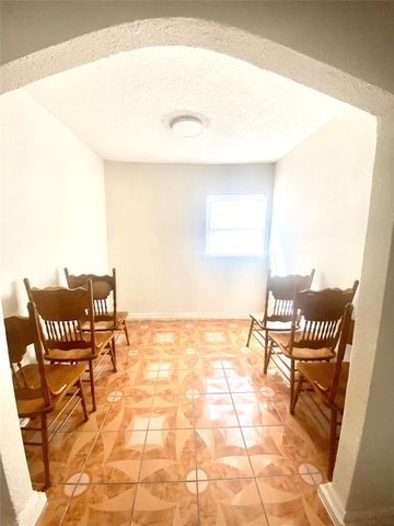 6518 Linden Street, Houston, TX 77087