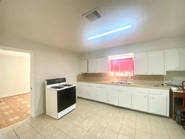 6518 Linden Street, Houston, TX 77087