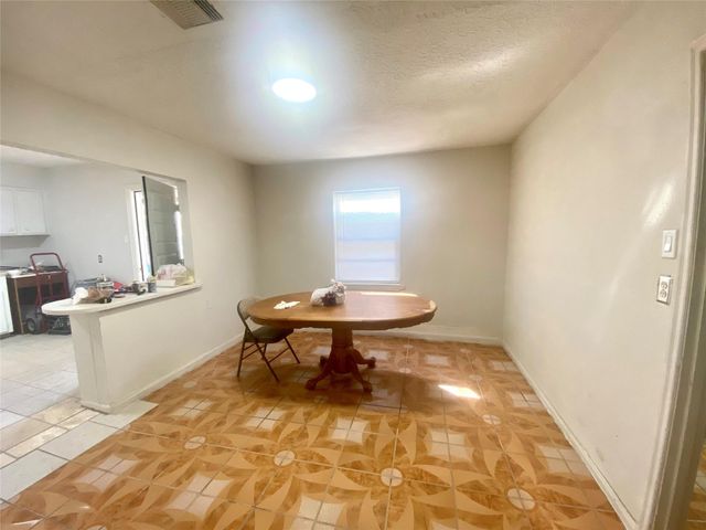 6518 Linden Street, Houston, TX 77087