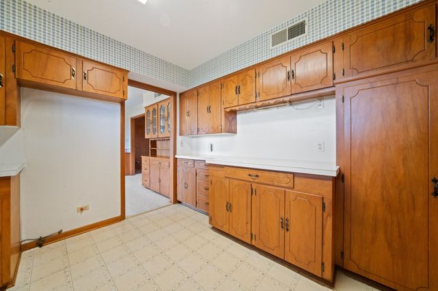 139 Lakeshore Drive, Waxahachie, TX 75165