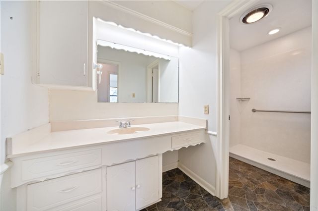 139 Lakeshore Drive, Waxahachie, TX 75165