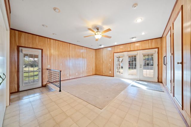139 Lakeshore Drive, Waxahachie, TX 75165