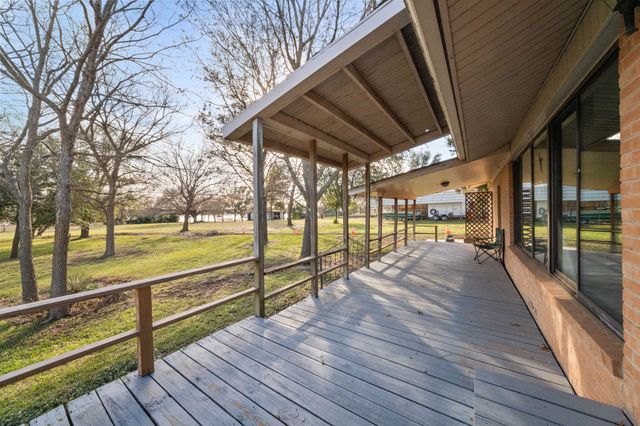 139 Lakeshore Drive, Waxahachie, TX 75165