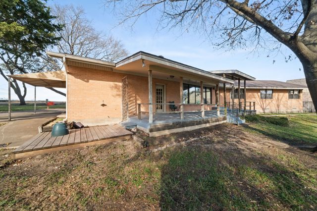 139 Lakeshore Drive, Waxahachie, TX 75165