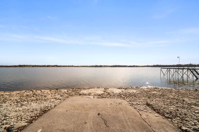 139 Lakeshore Drive, Waxahachie, TX 75165