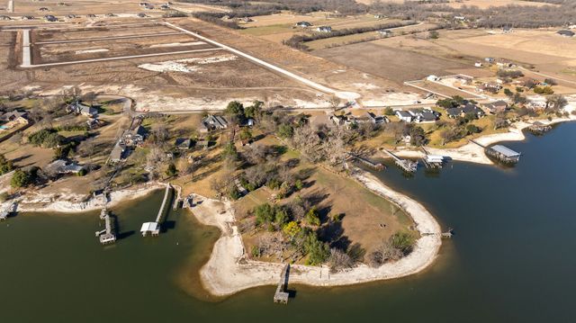 139 Lakeshore Drive, Waxahachie, TX 75165