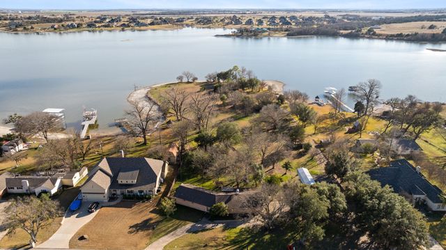 139 Lakeshore Drive, Waxahachie, TX 75165