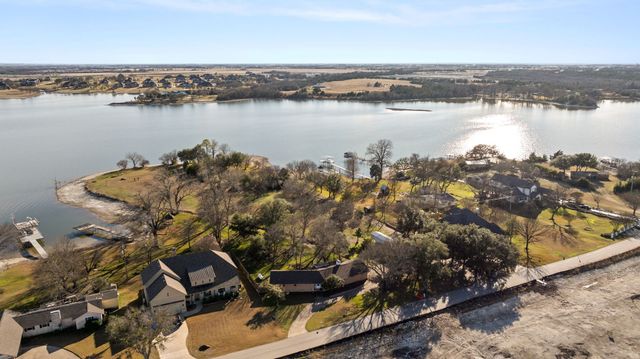 139 Lakeshore Drive, Waxahachie, TX 75165