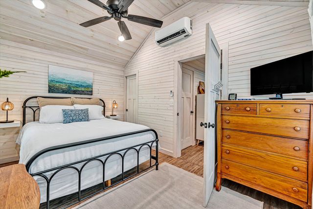 50 Grace LN, Union Hall, VA 24176