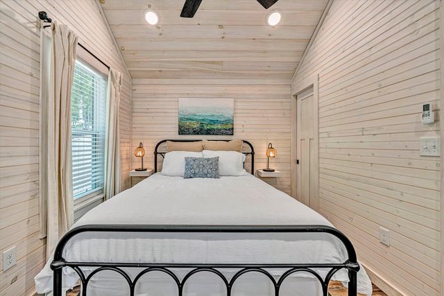 50 Grace LN, Union Hall, VA 24176
