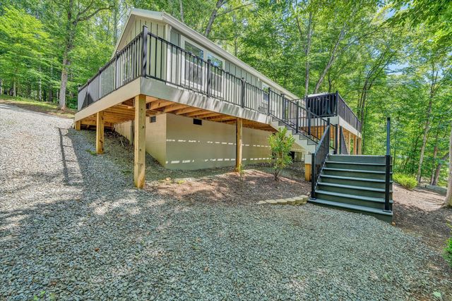 50 Grace LN, Union Hall, VA 24176
