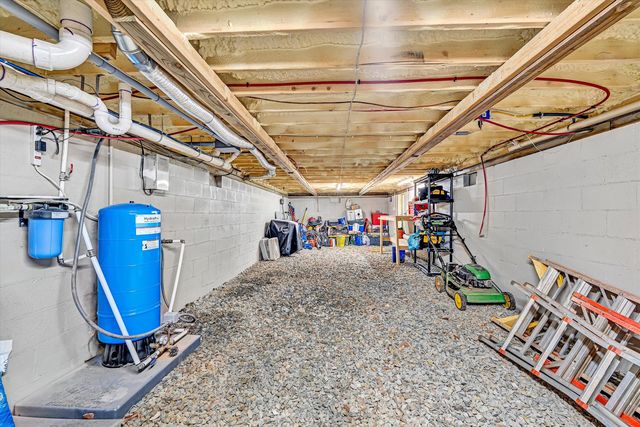 50 Grace LN, Union Hall, VA 24176