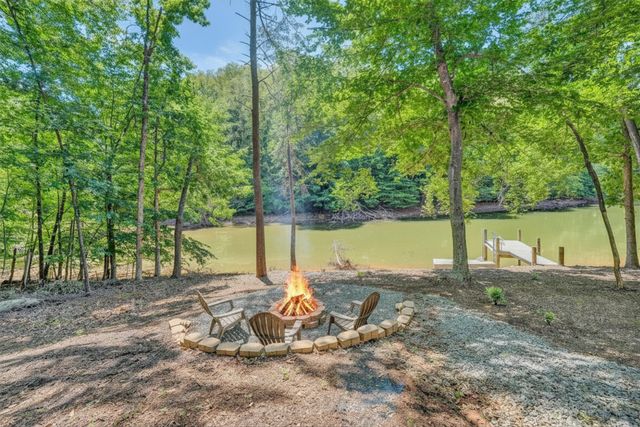 50 Grace LN, Union Hall, VA 24176