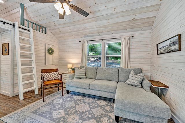 50 Grace LN, Union Hall, VA 24176