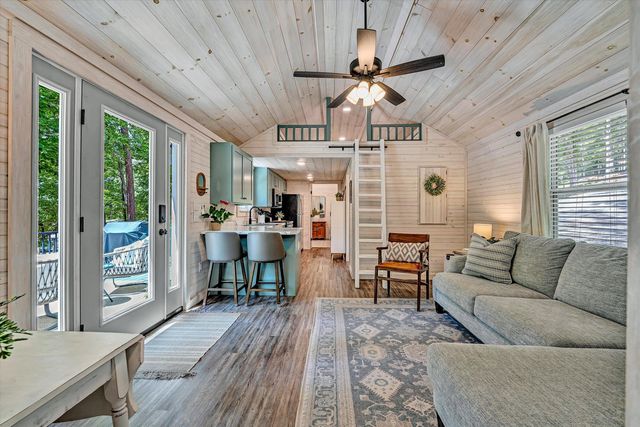 50 Grace LN, Union Hall, VA 24176