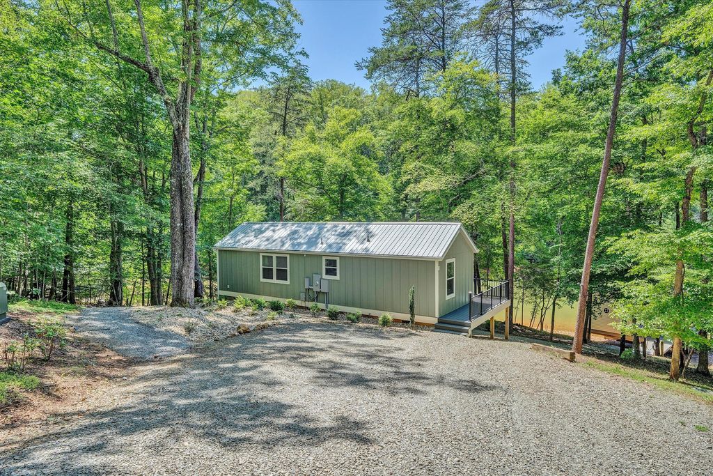 50 Grace LN, Union Hall, VA 24176