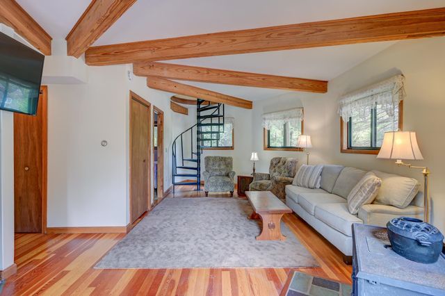 51 Pequawket Drive, Conway, NH 03818