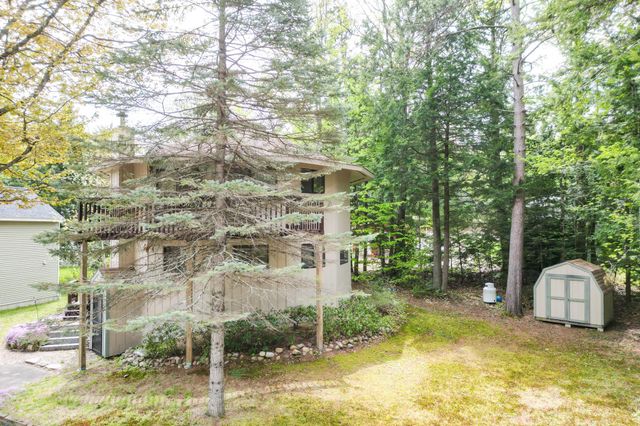 51 Pequawket Drive, Conway, NH 03818
