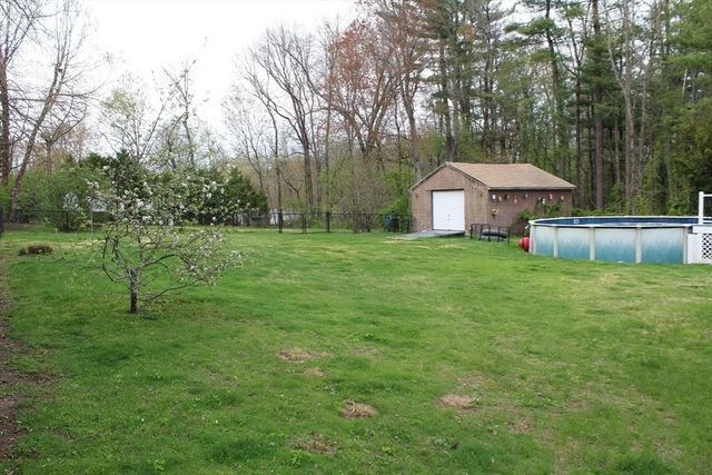 178 Oak Hollow, Springfield, MA 01128