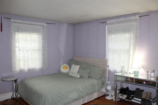 178 Oak Hollow, Springfield, MA 01128
