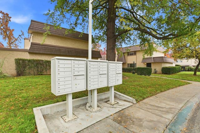 6025 Casa Alegre, Carmichael, CA 95608