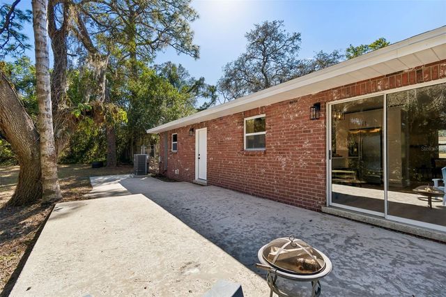 12105 N 53RD STREET, Temple Terrace, FL 33617