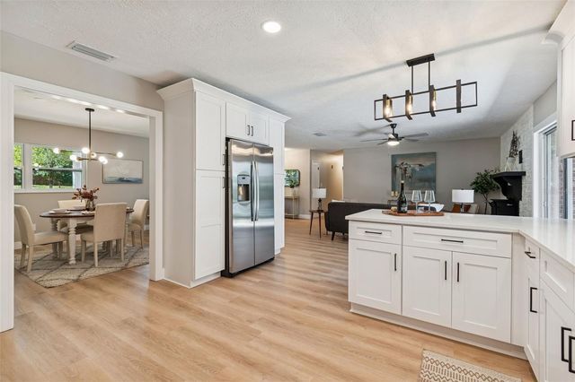 12105 N 53RD STREET, Temple Terrace, FL 33617