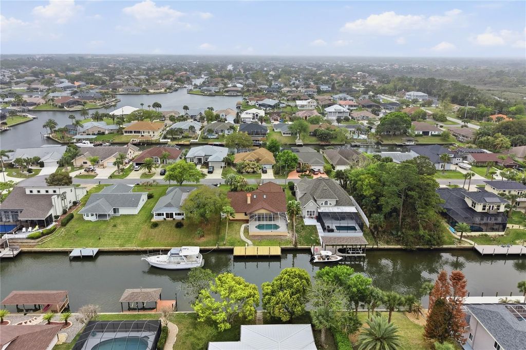 Image 53 of property listing at 15 CEDARFIELD COURT, Palm Coast, FL 32137