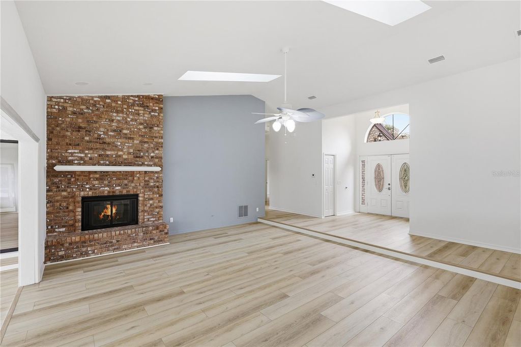 Image 7 of property listing at 15 CEDARFIELD COURT, Palm Coast, FL 32137