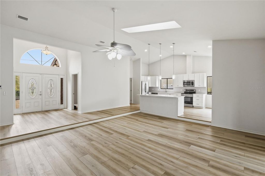 Image 8 of property listing at 15 CEDARFIELD COURT, Palm Coast, FL 32137