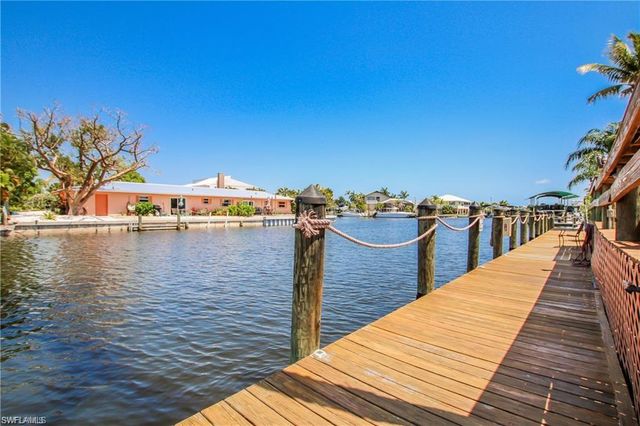 3226 Stringfellow RD, St. James City, FL 33956