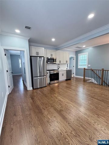 8 Essex Street, Nutley, NJ 07110