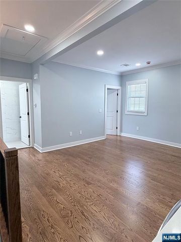 8 Essex Street, Nutley, NJ 07110