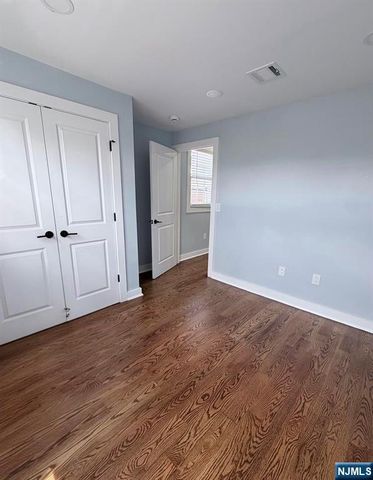 8 Essex Street, Nutley, NJ 07110