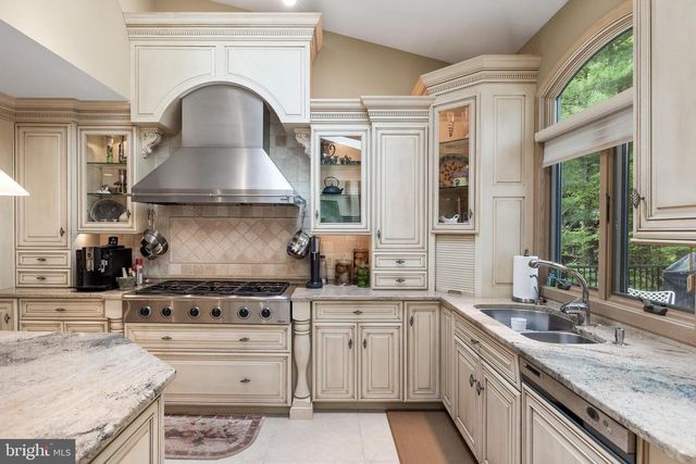 21 TEAK CT, Cherry Hill, NJ 08003